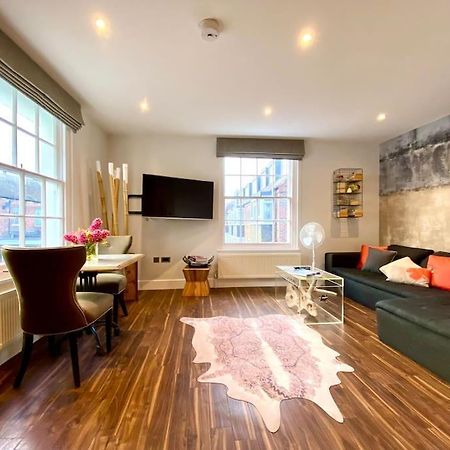 Stunning Little House On Poole Quay - Free Secure Parking & Wifi - In The Heart Of The Old Town - Great Location - Free Parking - Fast Wifi - Smart Tv - Newly Decorated - Sleeps 2! Close To Poole & Bournemouth & Sandbanks ภายนอก รูปภาพ